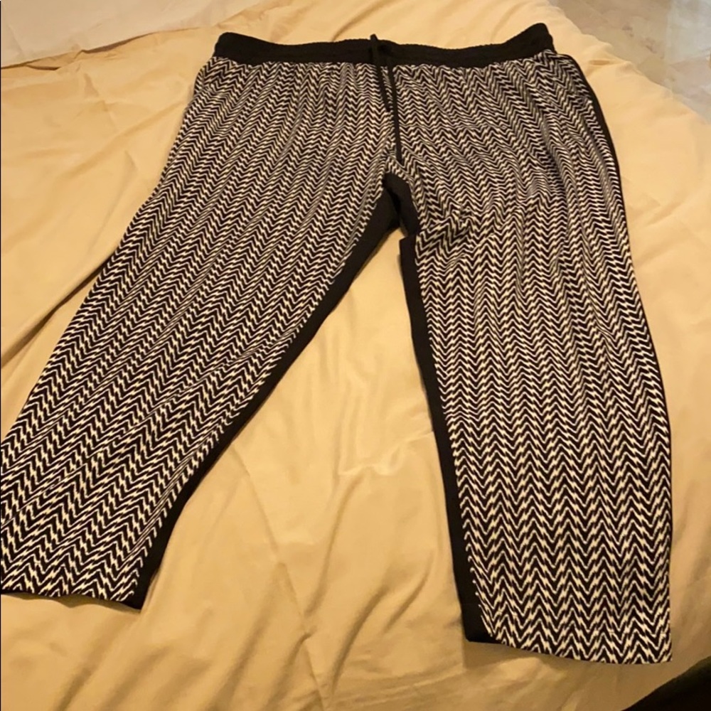 Casual black and white pants